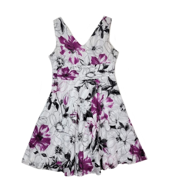 Robbie Bee Women Fit & Flare Empire Waist Dress Sleeveless Floral Size 12P - Picture 3 of 9